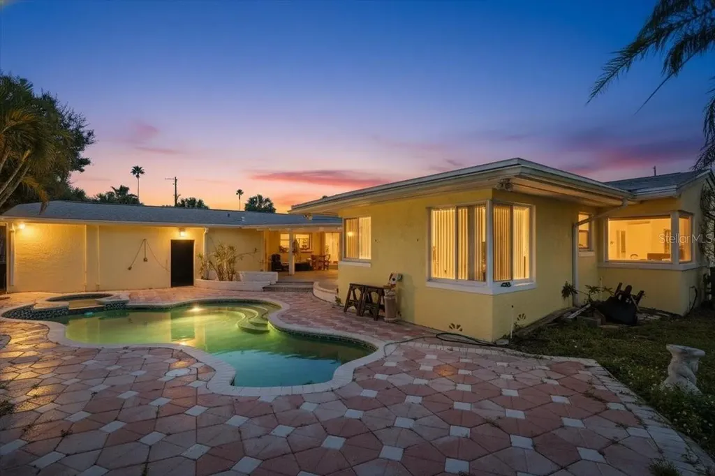 16007 Gulf Boulevard Redington Beach FL 33708