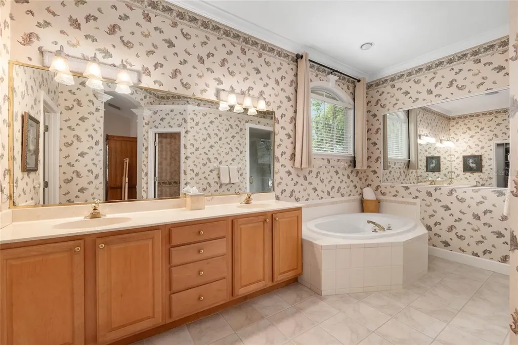 9513 SW 33rd Lane Gainesville FL 32608