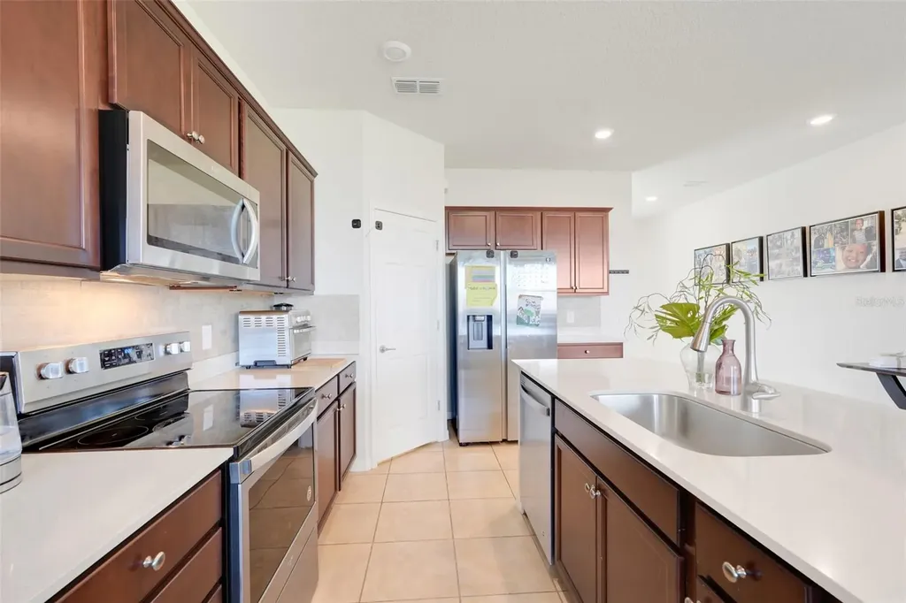 2611 Hilltop Loop Apopka FL 32712