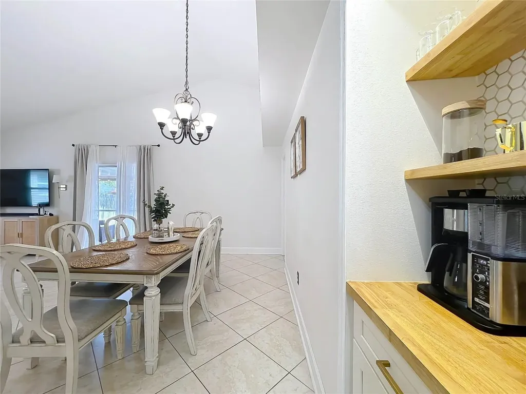 1243 Whispering Winds Court Apopka FL 32703