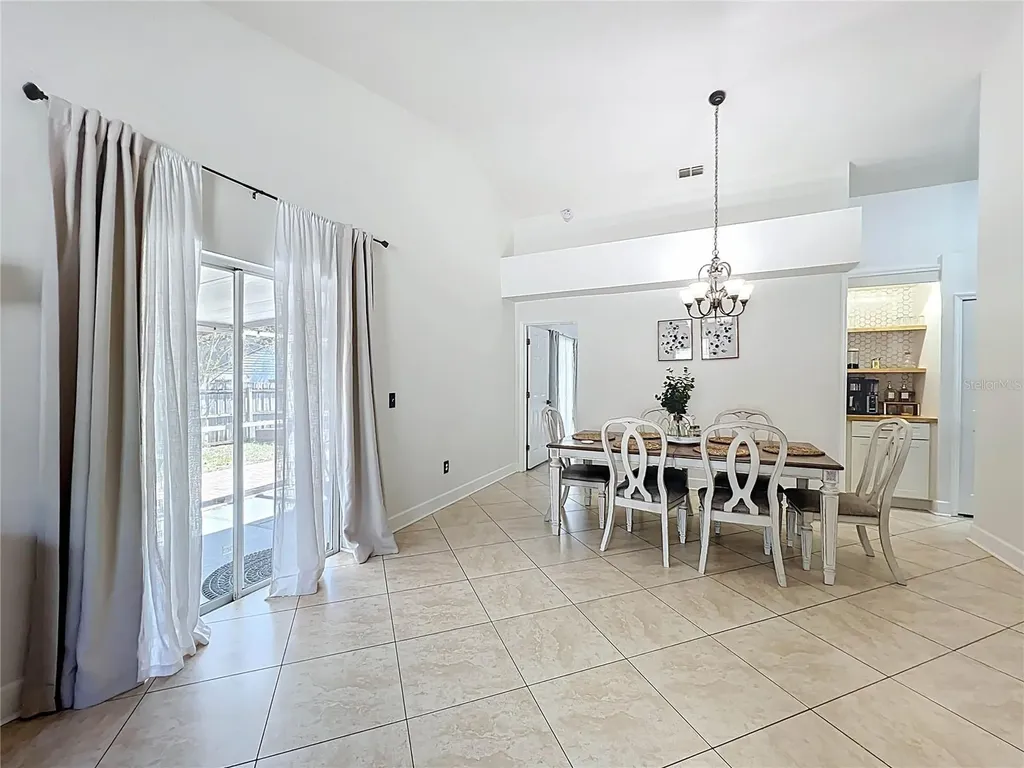 1243 Whispering Winds Court Apopka FL 32703