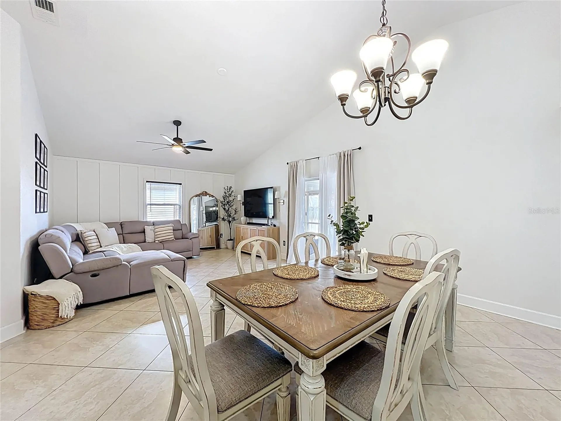 1243 Whispering Winds Court Apopka FL 32703