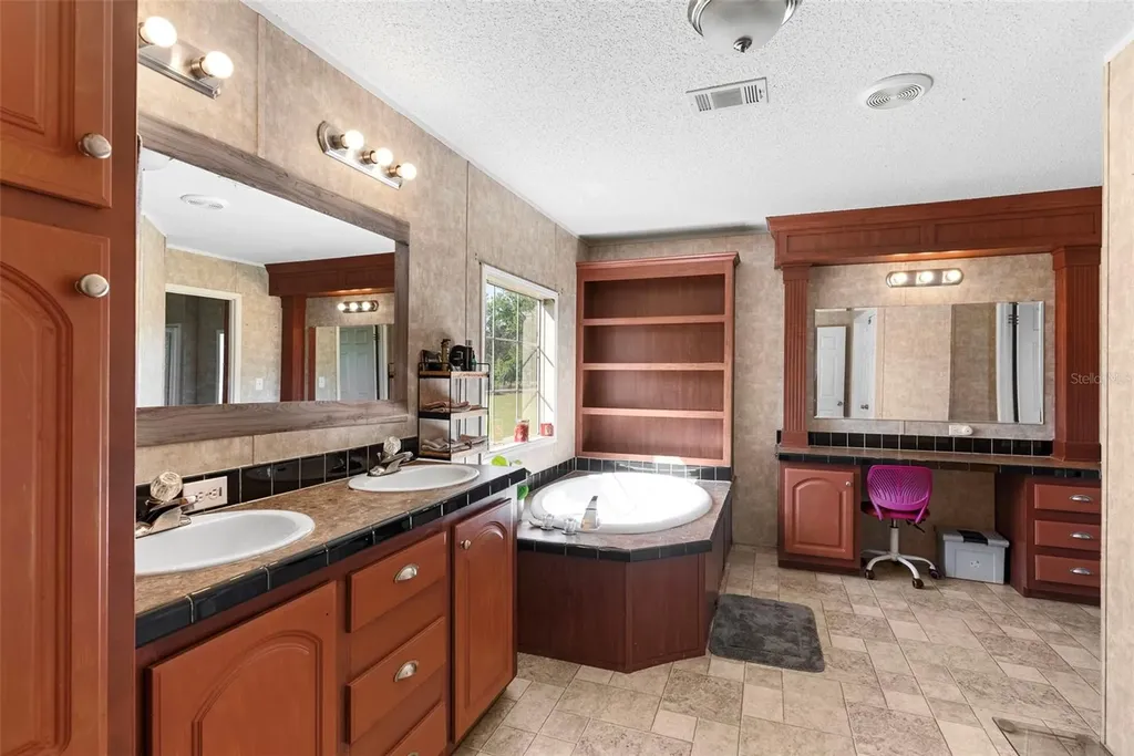 8155 SE 121st Place Belleview FL 34420