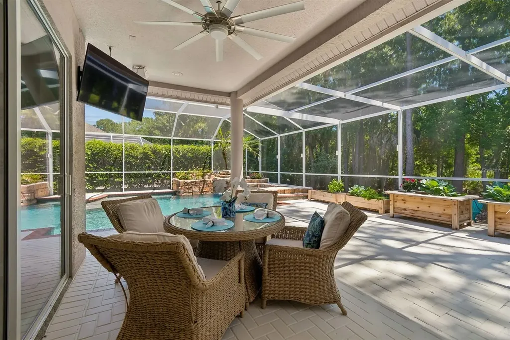 10423 Greenhedges Drive Tampa FL 33626