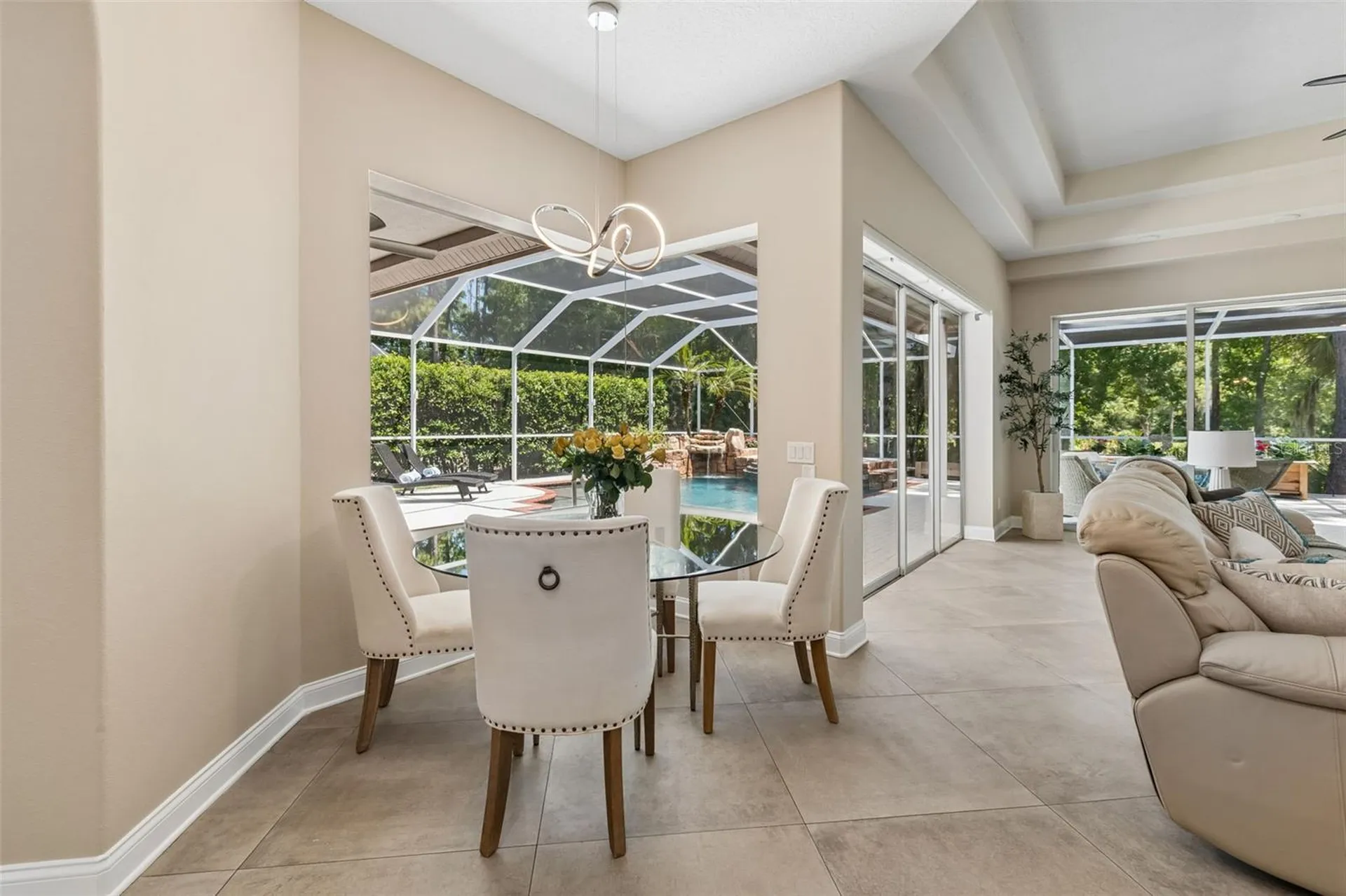 10423 Greenhedges Drive Tampa FL 33626