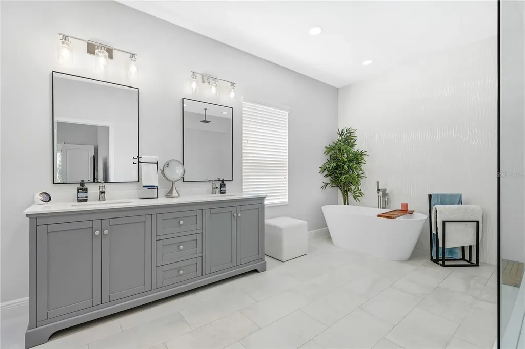 1735 Lake Verona Circle Bradenton FL 34211