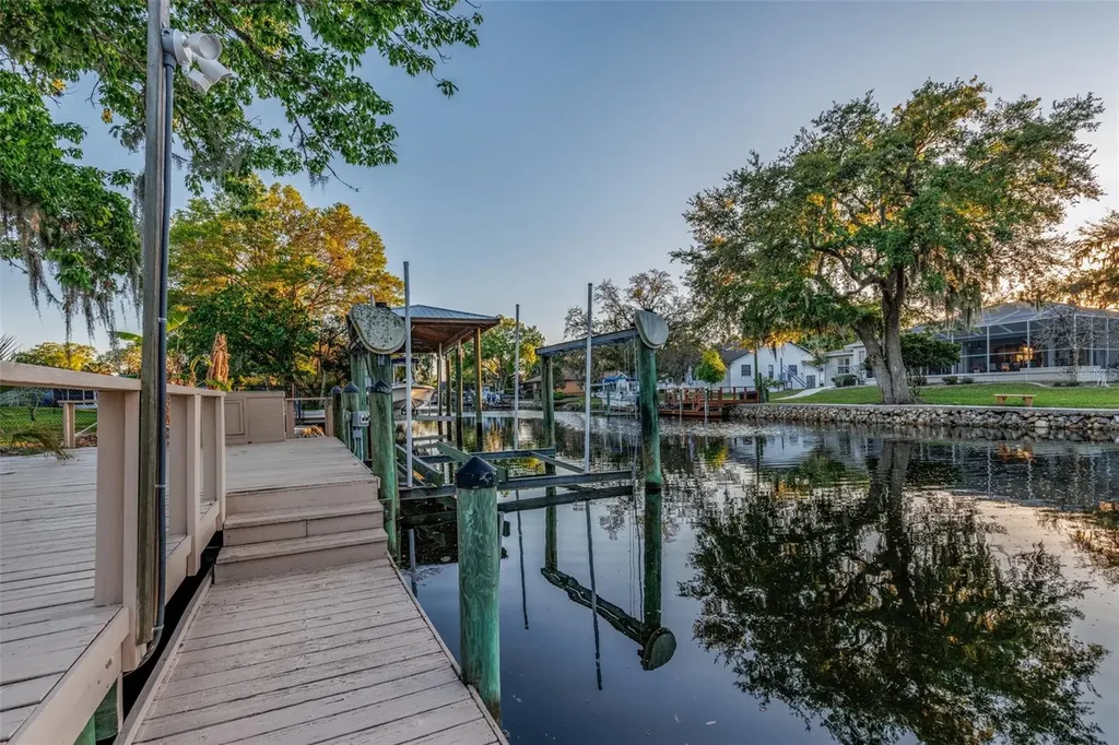 5012 S Deep Water Point Homosassa FL 34448