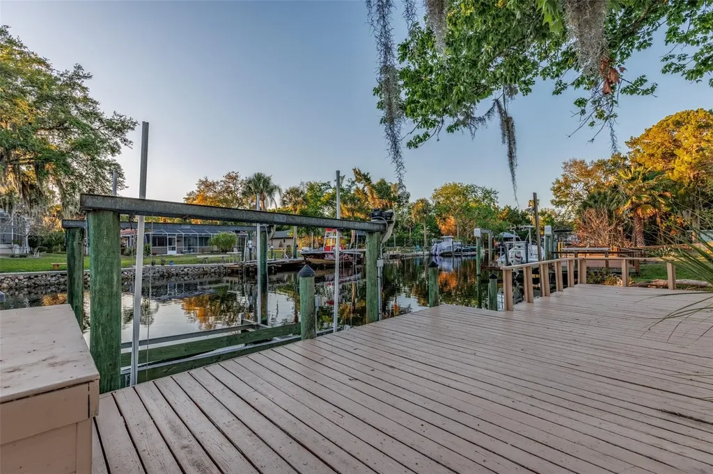 5012 S Deep Water Point Homosassa FL 34448