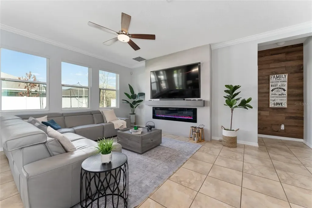 2546 Eagle Bay Boulevard Kissimmee FL 34743