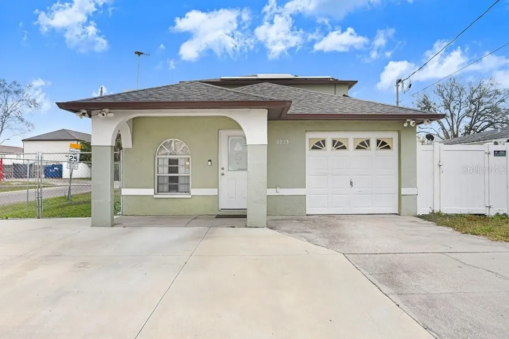 6923 N Himes Avenue Tampa FL 33614