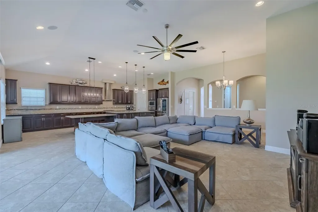 5927 Jasper Glen Drive Lithia FL 33547