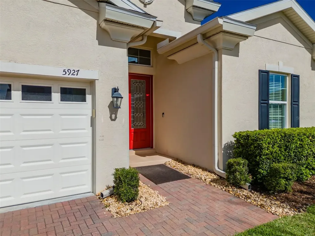 5927 Jasper Glen Drive Lithia FL 33547