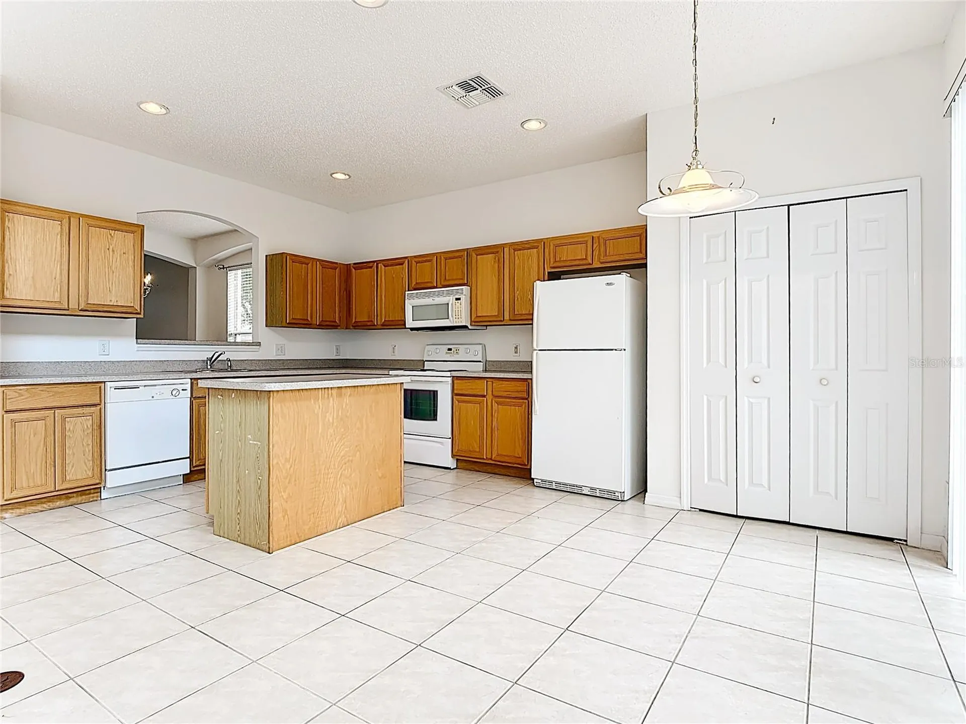 8542 Palm Harbor Drive Kissimmee FL 34747