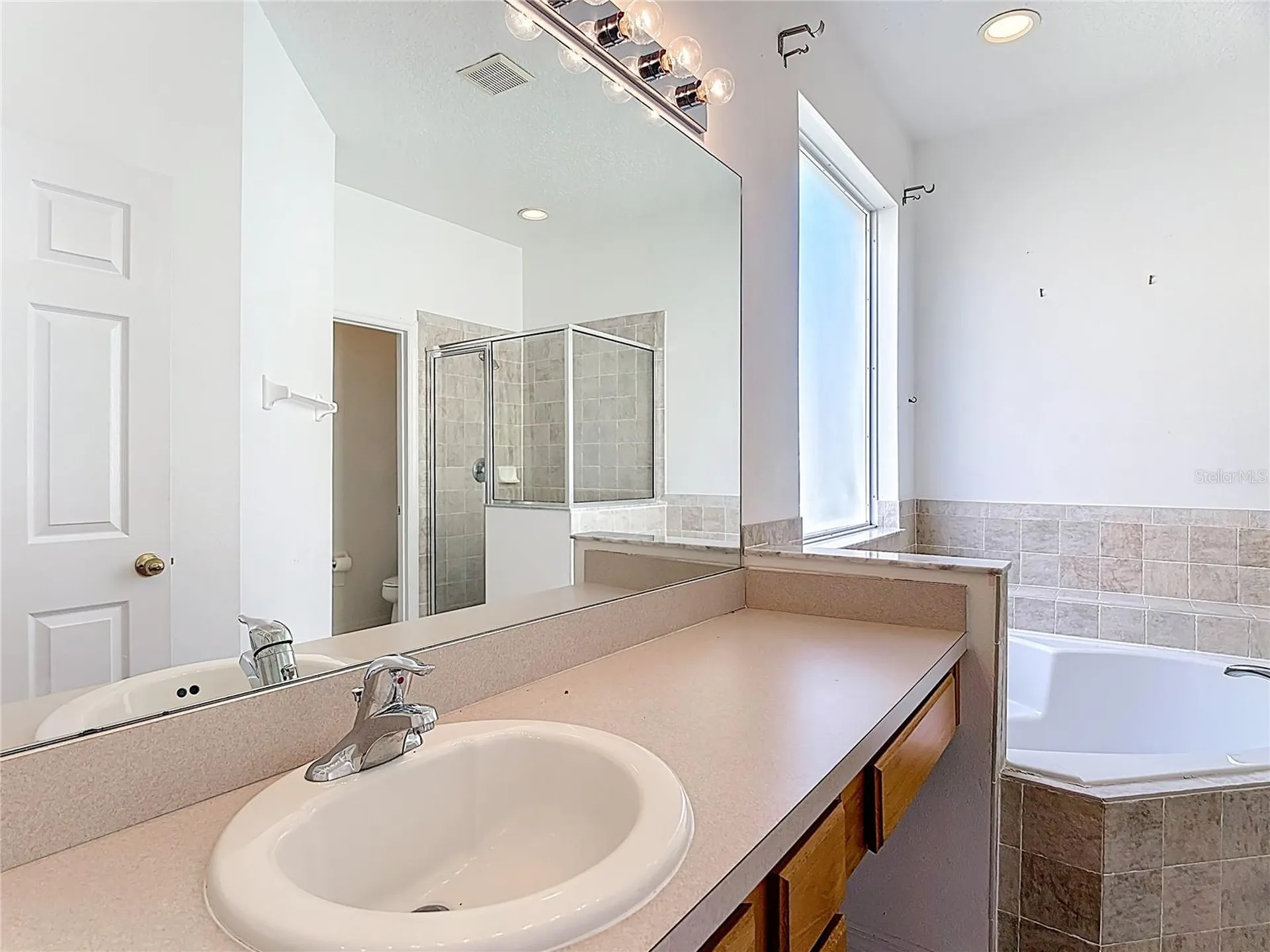 8542 Palm Harbor Drive Kissimmee FL 34747