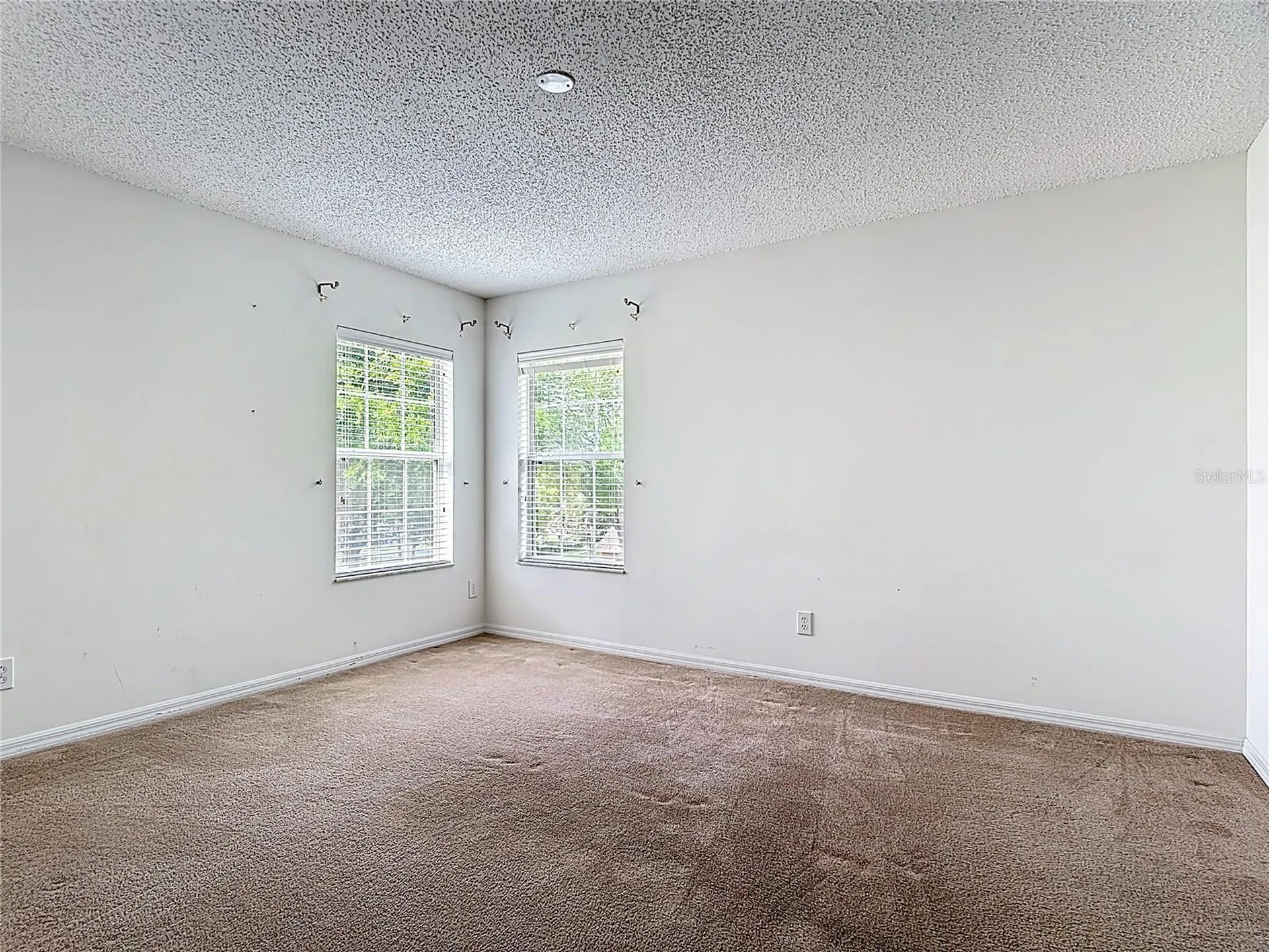 8542 Palm Harbor Drive Kissimmee FL 34747