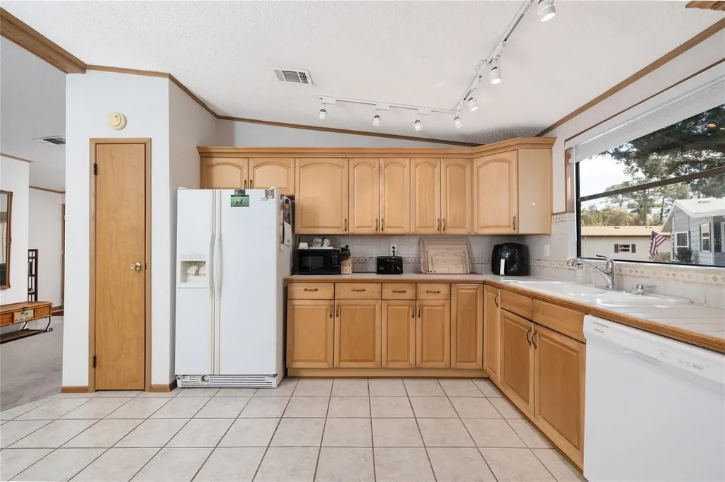 412 Schooner Avenue Edgewater FL 32141