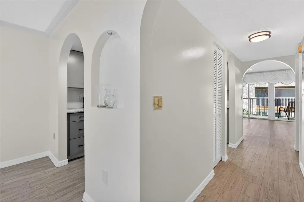 657 99th Avenue N St Petersburg FL 33702