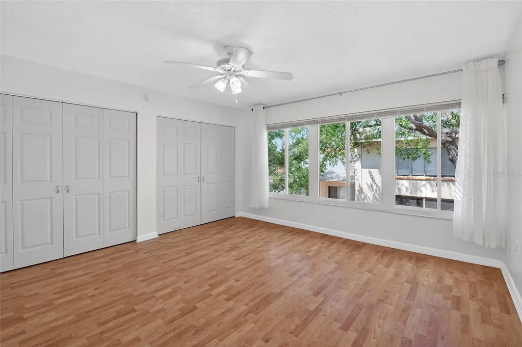 657 99th Avenue N St Petersburg FL 33702