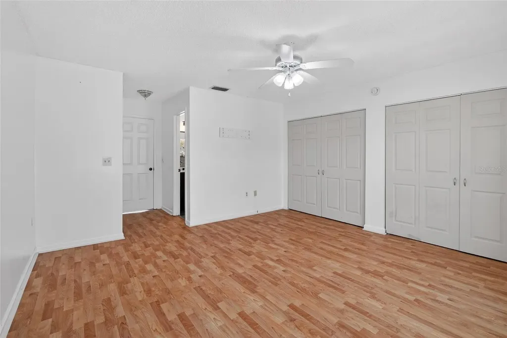 657 99th Avenue N St Petersburg FL 33702