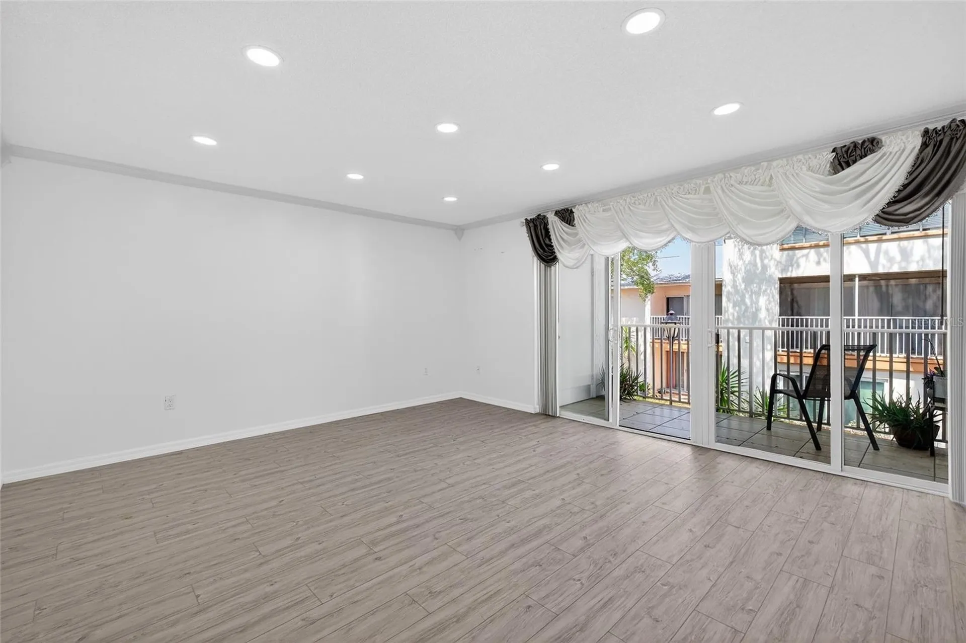 657 99th Avenue N St Petersburg FL 33702