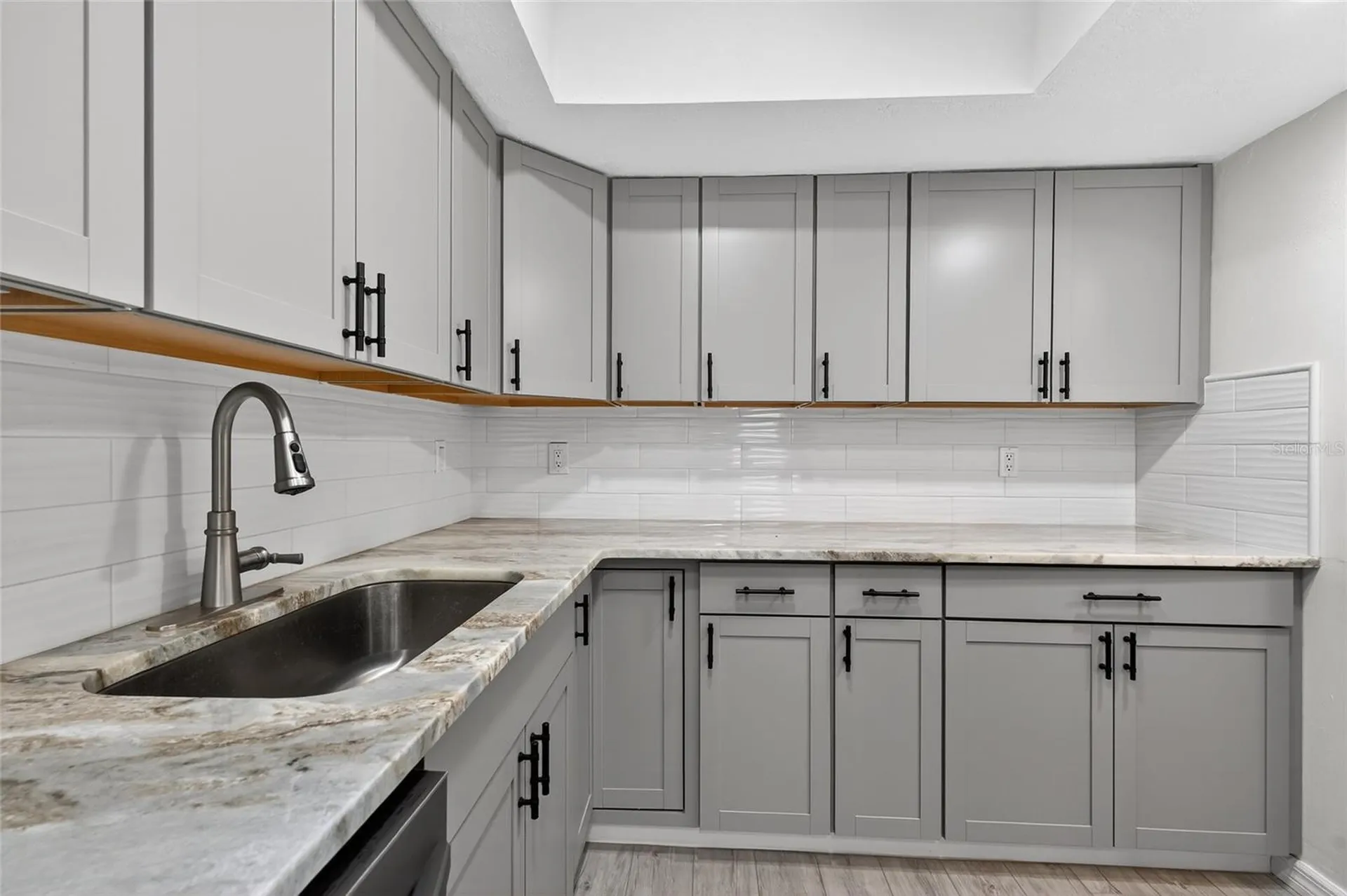 657 99th Avenue N St Petersburg FL 33702