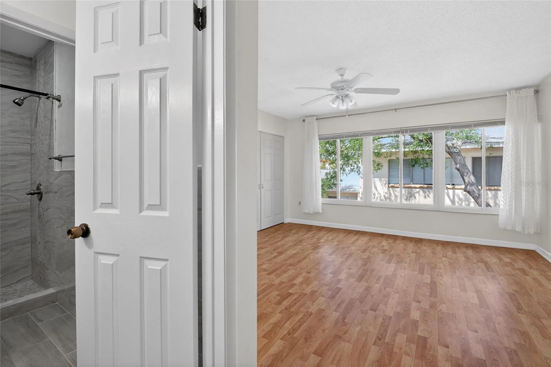 657 99th Avenue N St Petersburg FL 33702