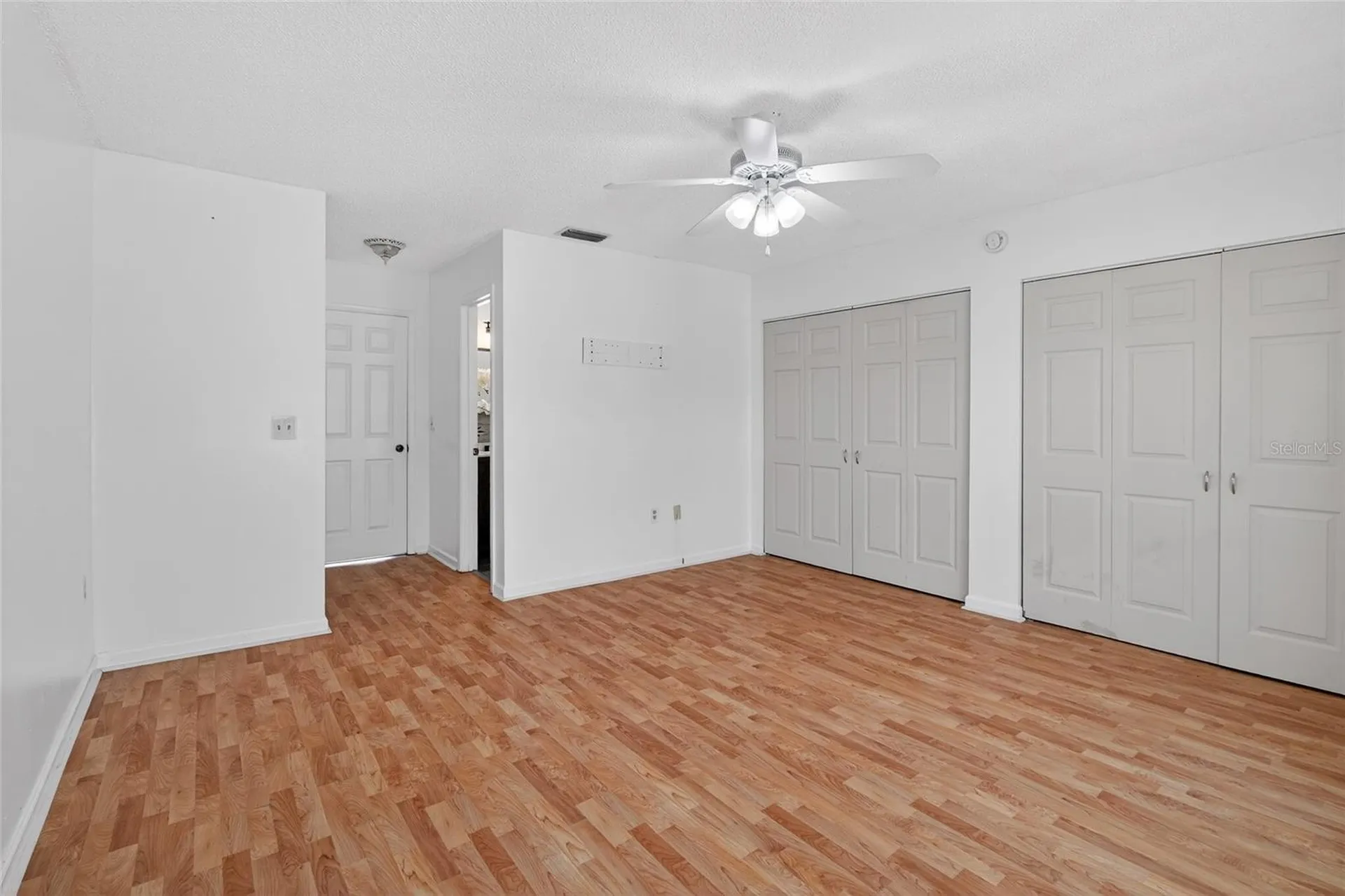 657 99th Avenue N St Petersburg FL 33702