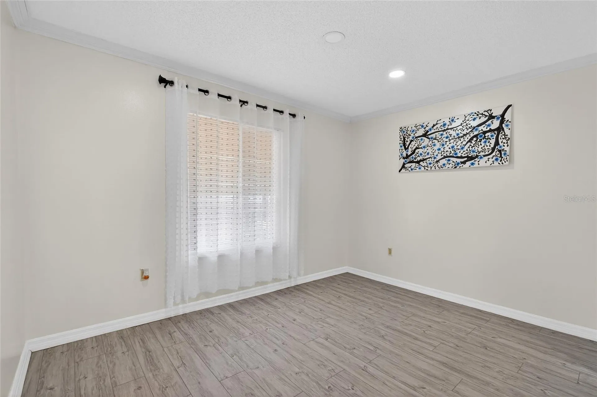 657 99th Avenue N St Petersburg FL 33702