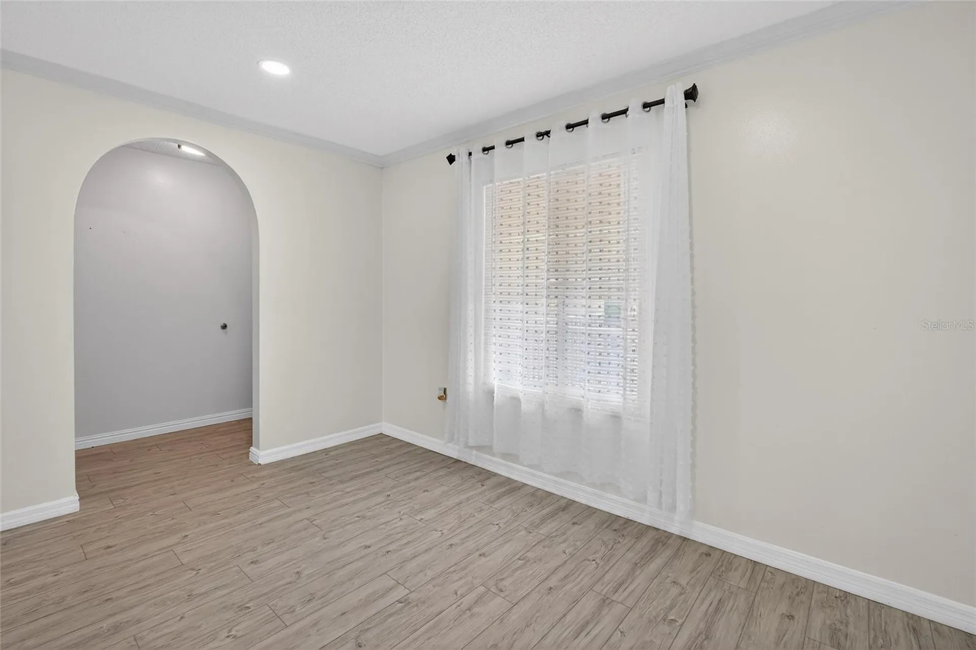 657 99th Avenue N St Petersburg FL 33702
