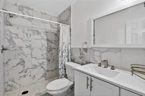 657 99th Avenue N St Petersburg FL 33702