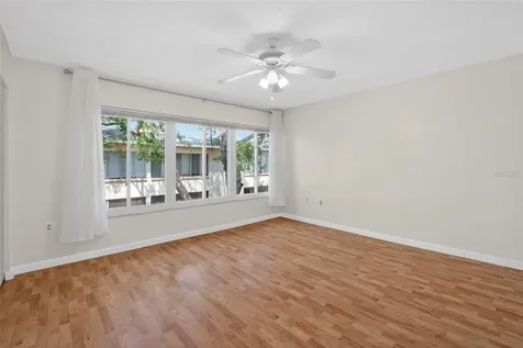 657 99th Avenue N St Petersburg FL 33702
