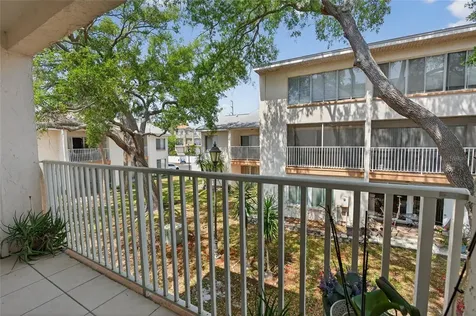 657 99th Avenue N St Petersburg FL 33702
