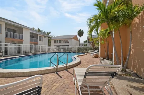 657 99th Avenue N St Petersburg FL 33702