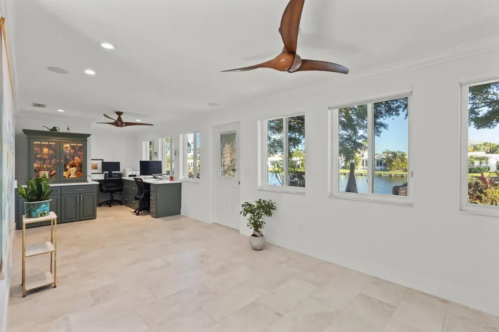 604 Spanish Drive N Longboat Key FL 34228