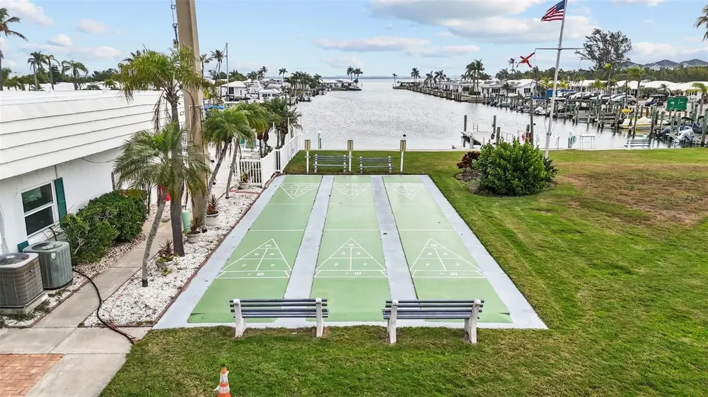 604 Spanish Drive N Longboat Key FL 34228