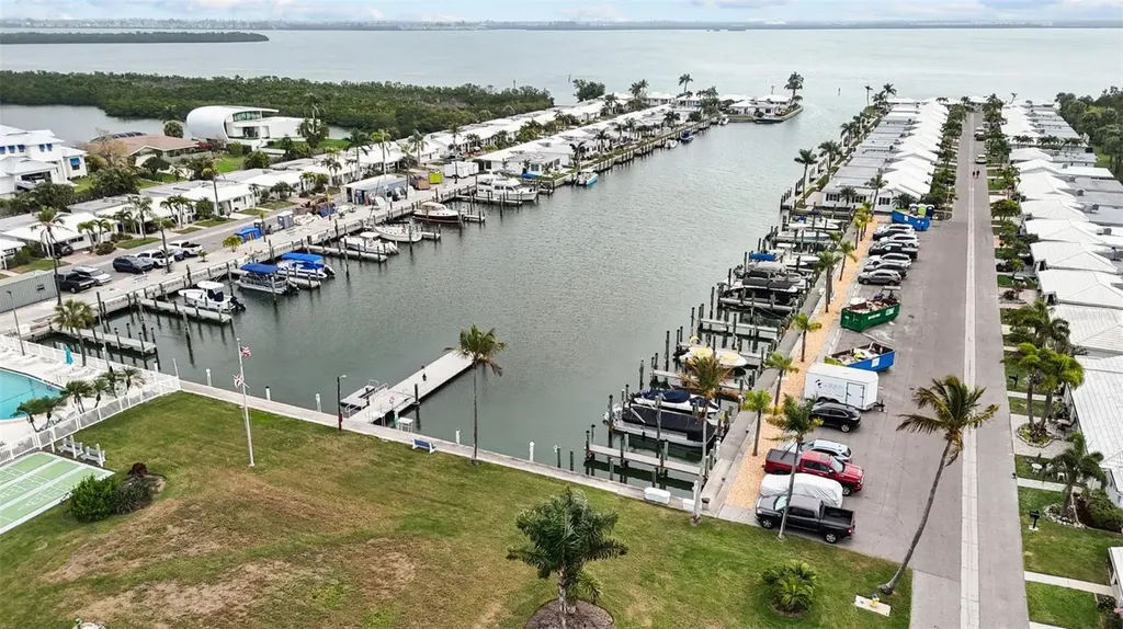 604 Spanish Drive N Longboat Key FL 34228