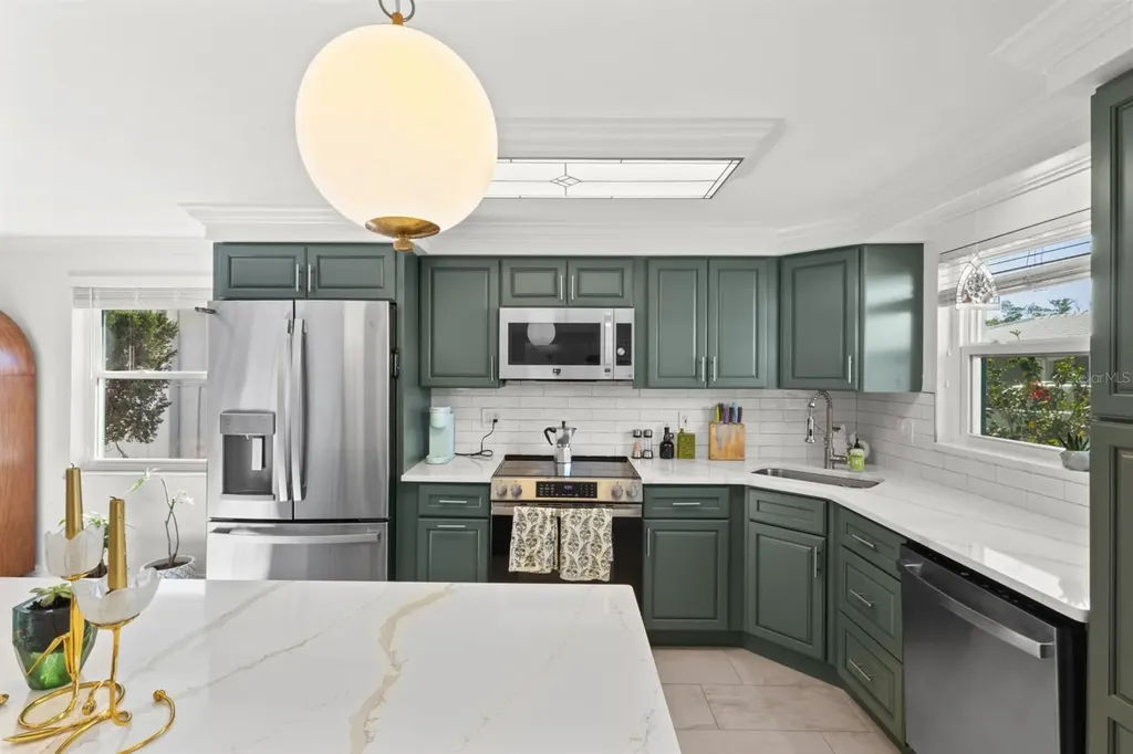 604 Spanish Drive N Longboat Key FL 34228