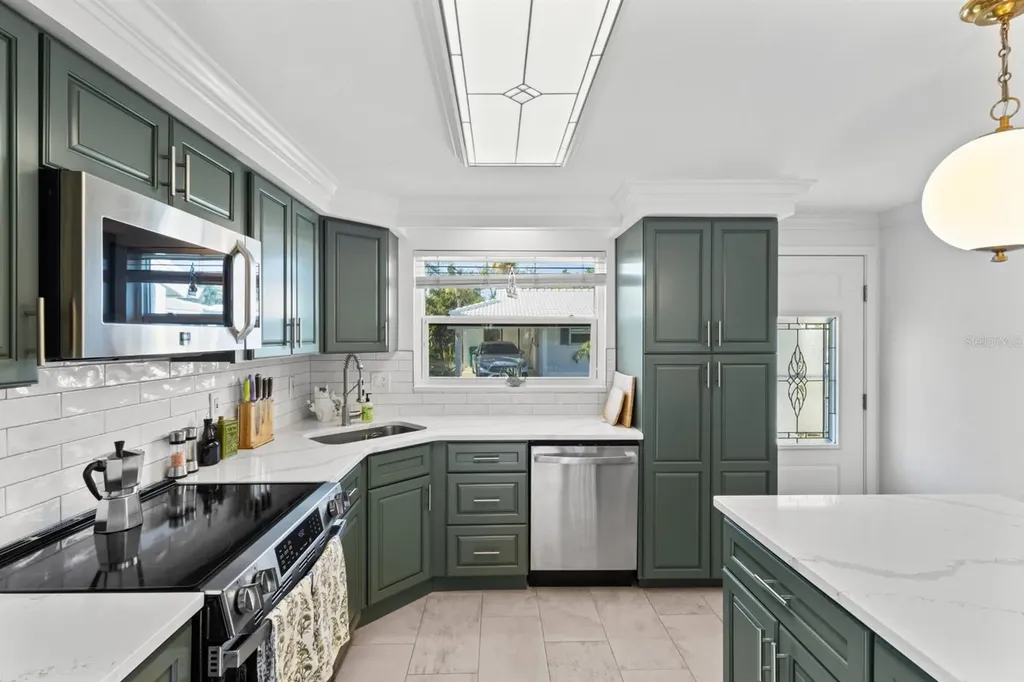 604 Spanish Drive N Longboat Key FL 34228