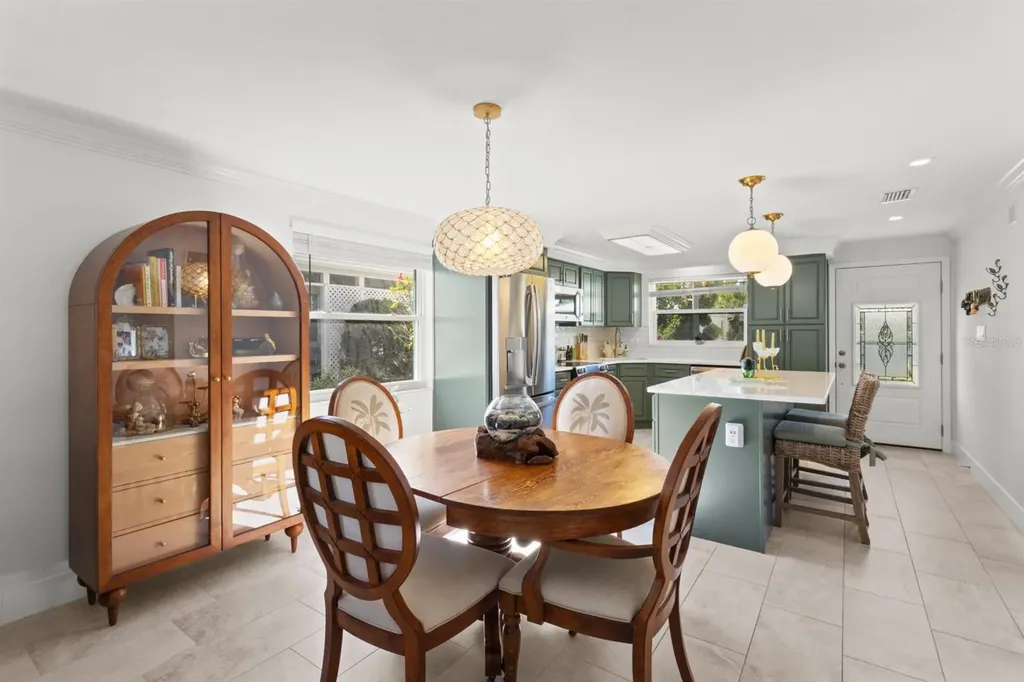 604 Spanish Drive N Longboat Key FL 34228