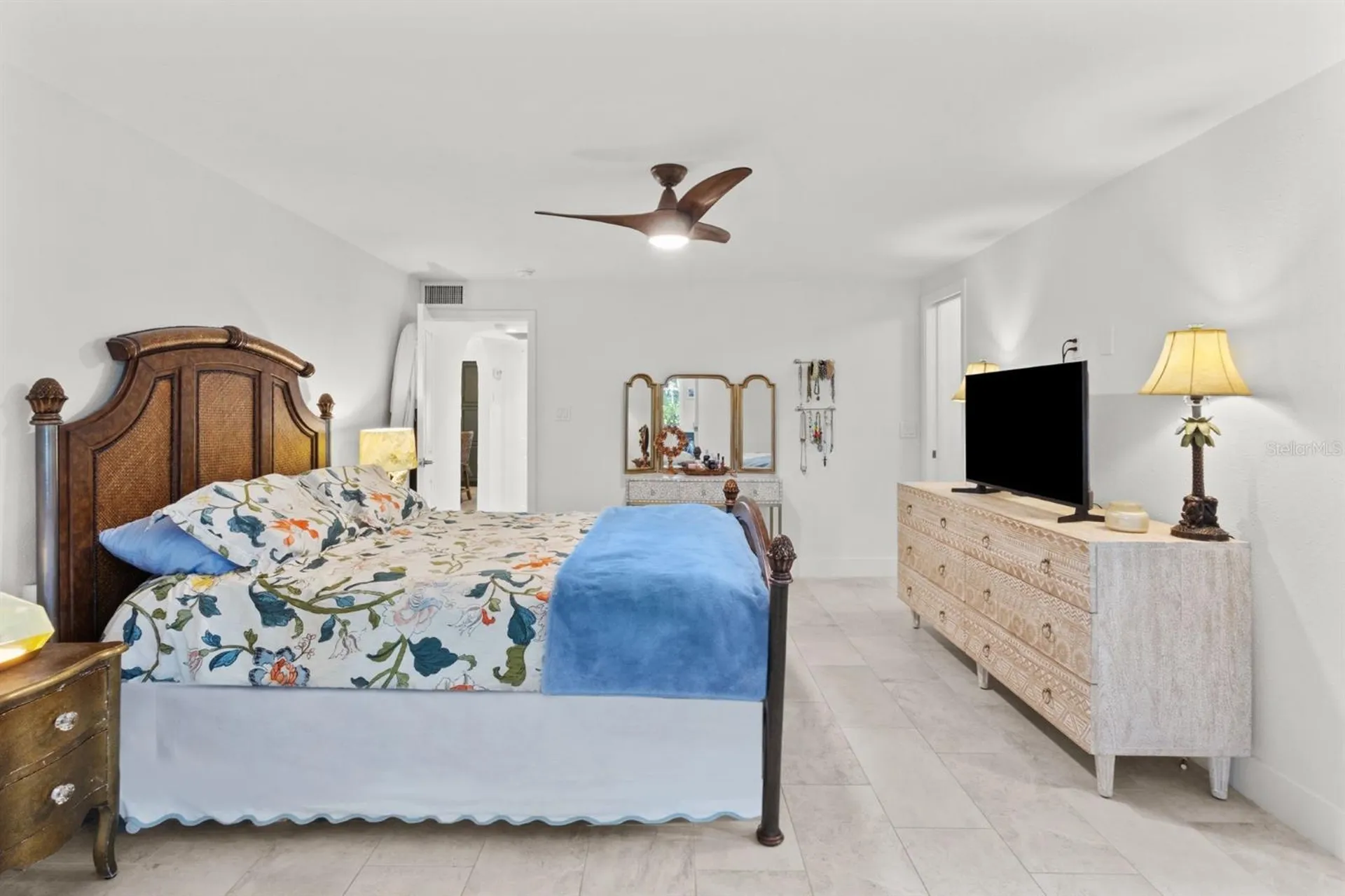 604 Spanish Drive N Longboat Key FL 34228