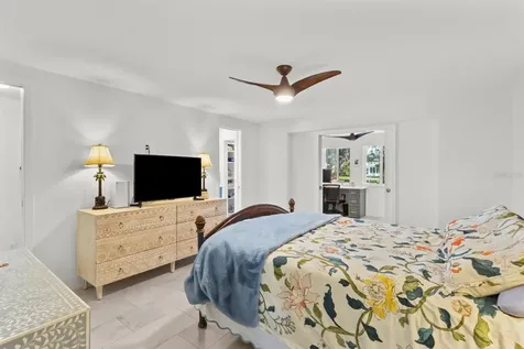 604 Spanish Drive N Longboat Key FL 34228