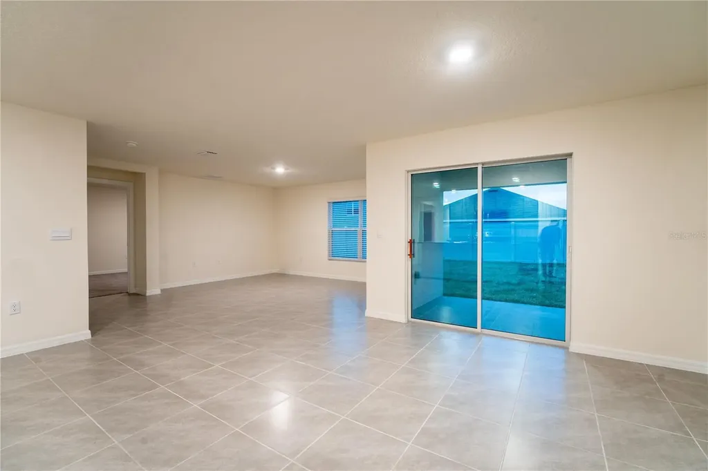 9206 Sapphire Creek Place Tampa FL 33637
