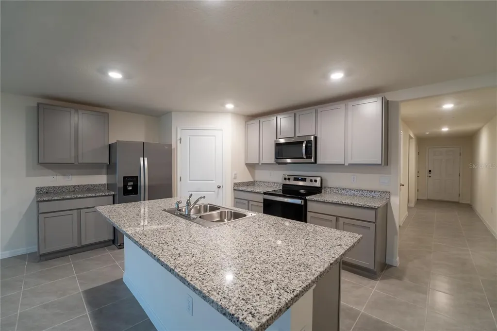 9206 Sapphire Creek Place Tampa FL 33637