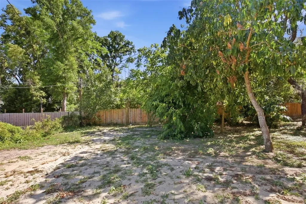 728 E Spruce Street Tarpon Springs FL 34689
