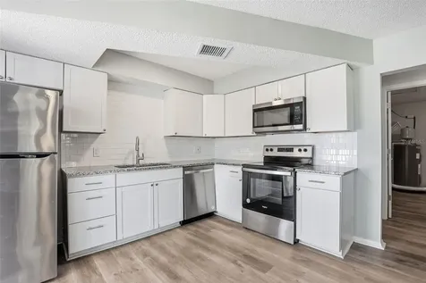 728 E Spruce Street Tarpon Springs FL 34689