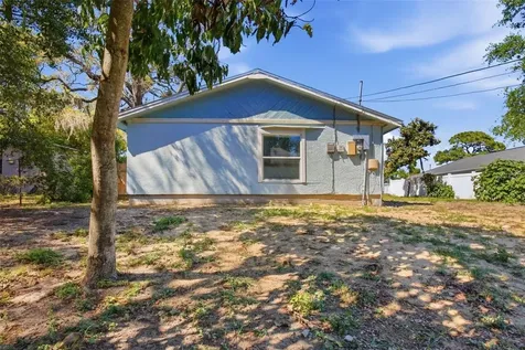 728 E Spruce Street Tarpon Springs FL 34689