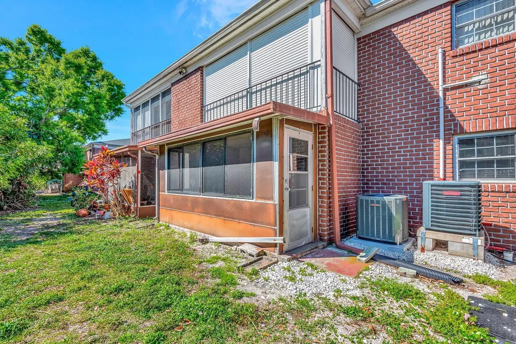 1122 84th Terrace N St Petersburg FL 33702