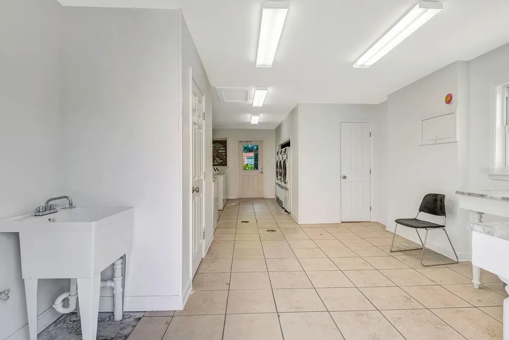 1122 84th Terrace N St Petersburg FL 33702