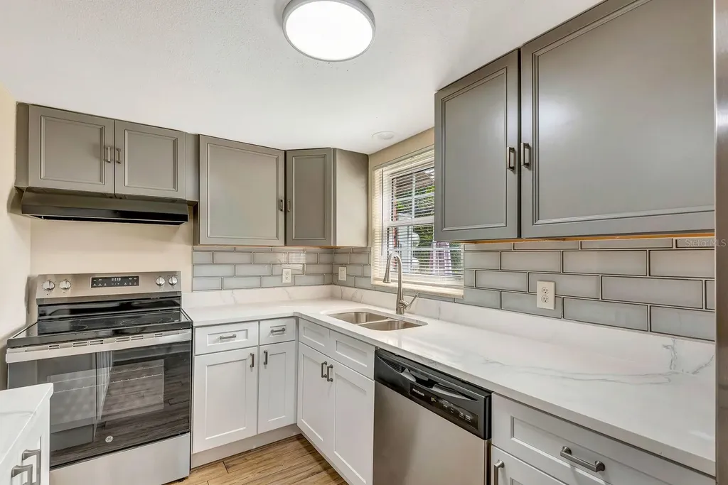 1122 84th Terrace N St Petersburg FL 33702