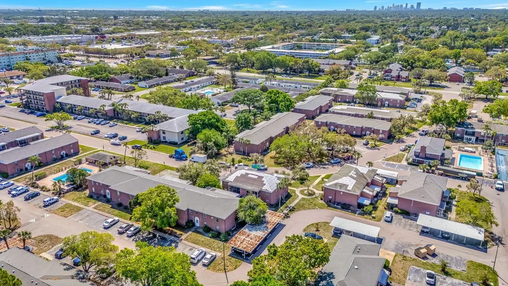 1122 84th Terrace N St Petersburg FL 33702